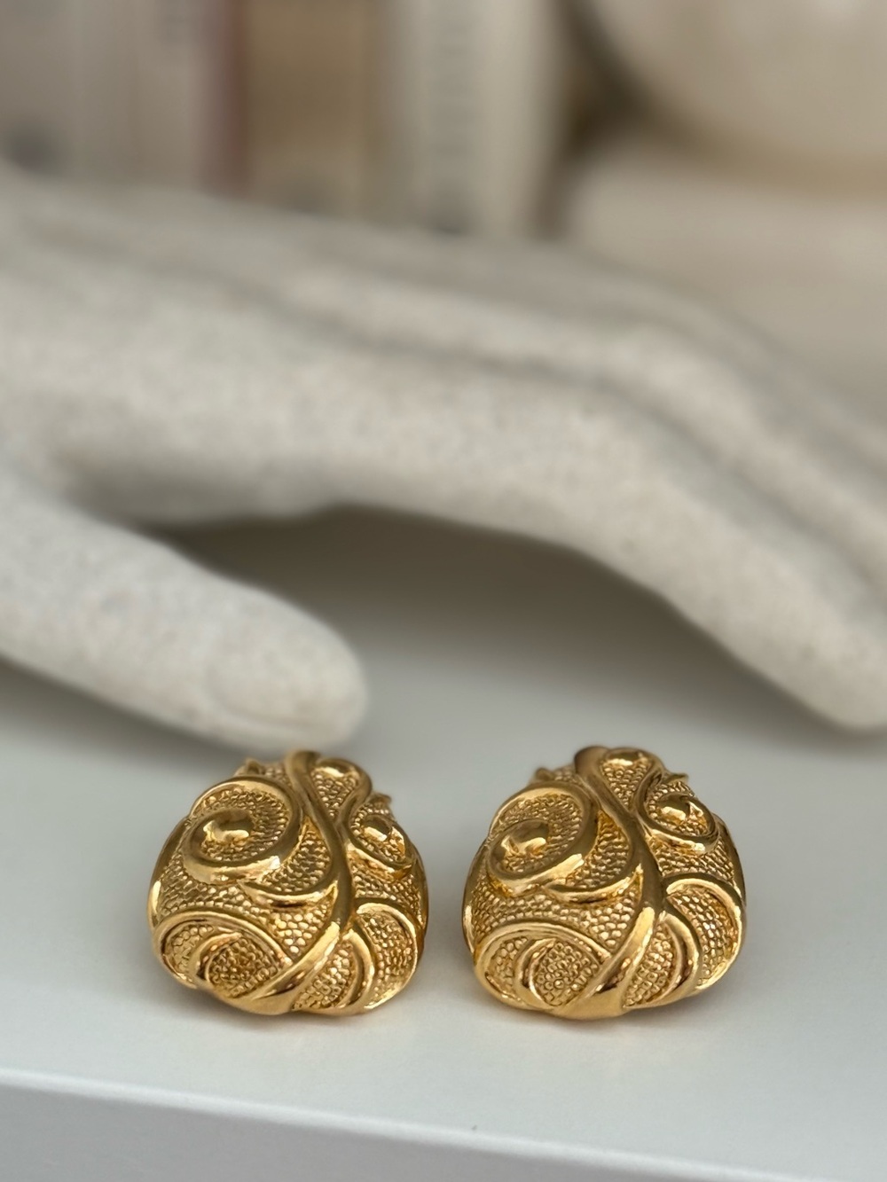 Vintage 1990 Barrera for Avon Gold Tone Swirl Clip-On Earrings